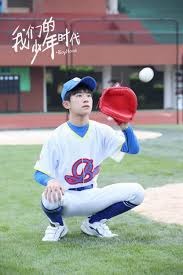 详解棒球规则中的打击干扰判定当捕手手套触碰到打者的球棒