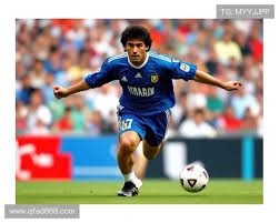 詹姆斯：膝盖已经好转很多 我保持上半身的训练 也骑了静态自行车