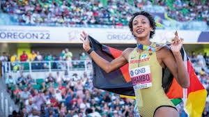 CBA再出顶级锋线球员！场均17分6板，完胜张镇麟和曾凡博