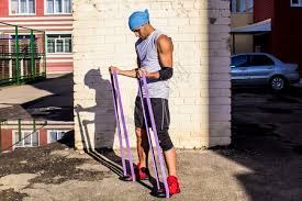 欧文突破防守创造杀伤，制造罚球